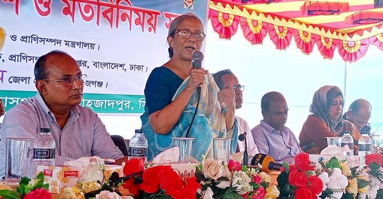গো-খাদ্যের দামের কথা চিন্তা করে দুধের দাম বাড়ানো হবে