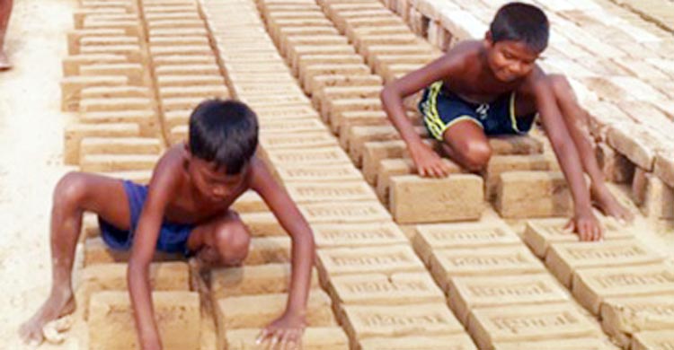 ভাটায় পুড়ছে শিশুর শৈশব