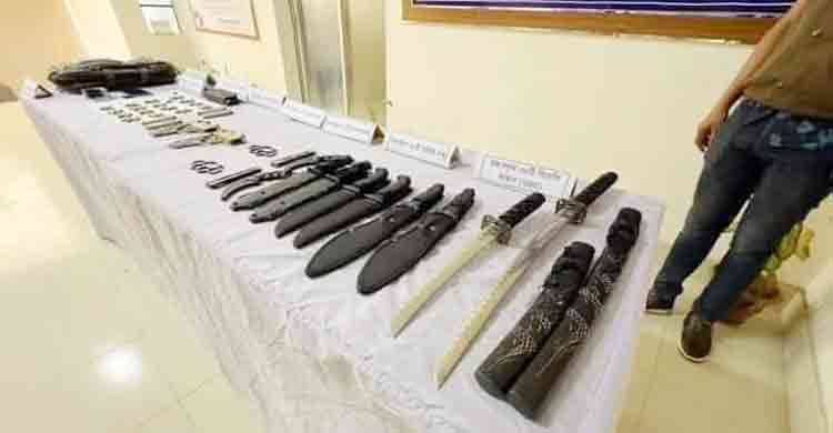 পিস্তল দেখিয়ে ভয় দেখানো অভ্যাসে পরিণত হয়েছিল শিক্ষক রায়হানের