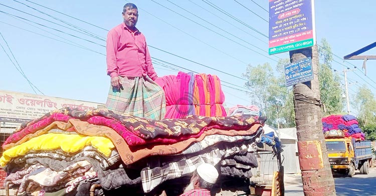 শিমুলদাইড় বাজারে ৪৫০ কোটি টাকার কম্বল বিক্রির আশা