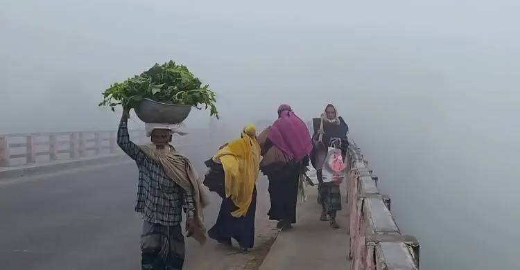 শীতে কাঁপছে সিরাজগঞ্জ