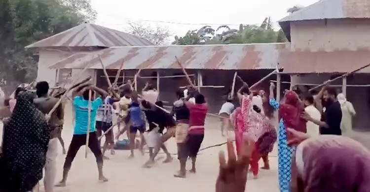 মসজিদের পুকুরের মাছ লুট বিএনপি নেতার, প্রতিবাদ কর্মসূচিতেও হামলা