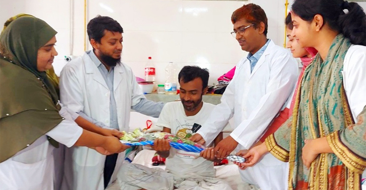 ‘আর কখনো কলম খাবো না’