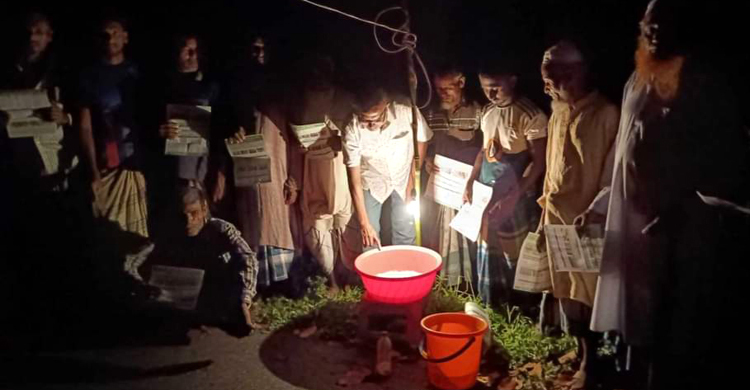 সিরাজগঞ্জে বেড়েছে ‘আলোর ফাঁদ’র জনপ্রিয়তা