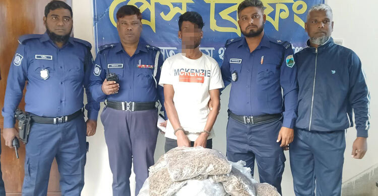 সিরাজগঞ্জে ২৫ কেজি গাঁজাসহ মাদককারবারি আটক