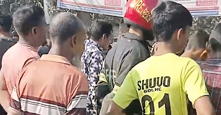 সিরাজগঞ্জে অটোরিকশায় বাসের ধাক্কা, গৃহবধূর মৃত্যু