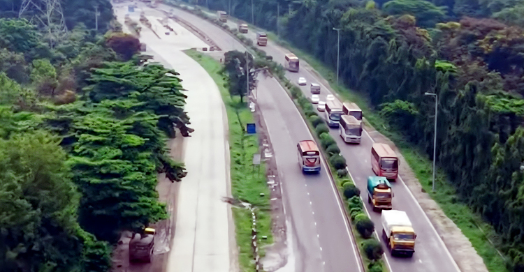 গাড়ির চাপ বাড়লেও যানজট নেই উত্তরের মহাসড়কে