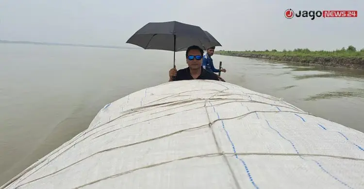 ঝোপঝাড়ে, নৌকায়—পথেই হয়ে যায় প্রসব