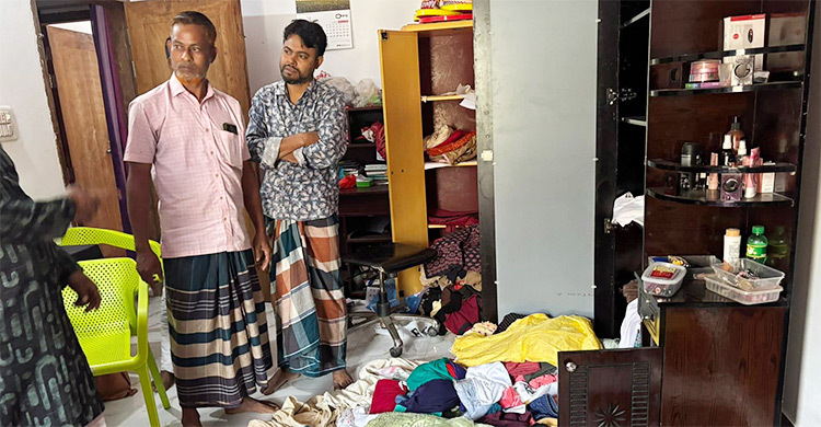 ব্যবসায়ীর বাড়ির গ্রিল কেটে ২৯ ভরি সোনা লুট