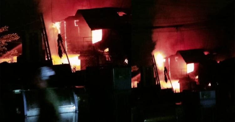 যানজটে আটকা ফায়ার সার্ভিস, আগুনে পুড়ে ছাই ২৫ দোকান