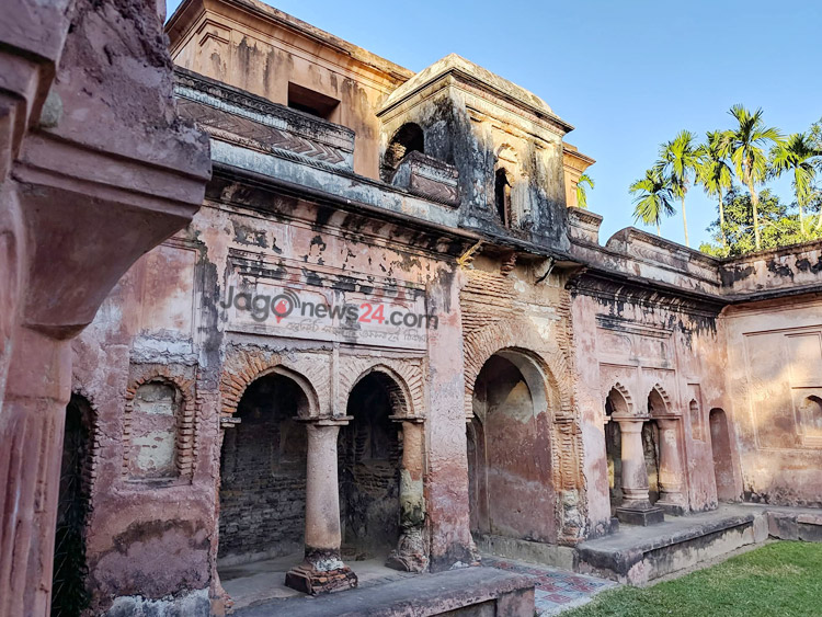 মাগুরায় সীতারাম রাজার বাড়ি প্রায় ধ্বংসের পথে