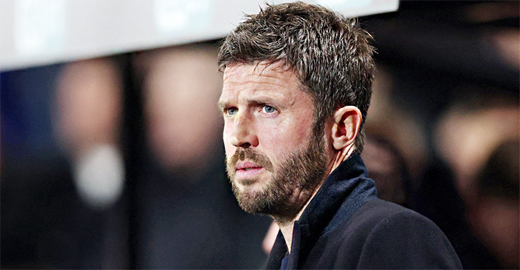 একই ঘটনায় ভিন্ন সিদ্ধান্ত, ইউনাইটেড কোচের কাঠগড়ায় রেফারি