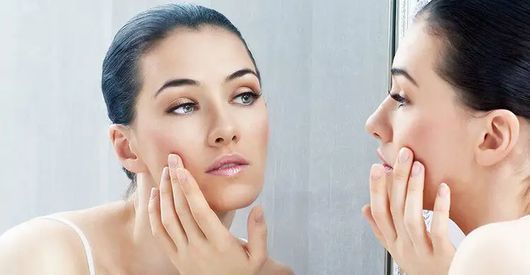 শীতের শুষ্কতায় ত্বকের সেরা সঙ্গী গ্লিসারিন নাকি জেলি?