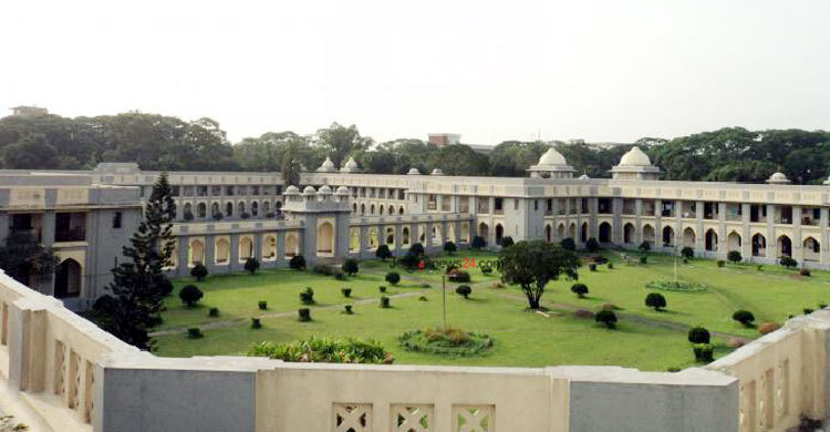 ইতিহাসের সাক্ষী হয়ে ‘জীর্ণদশায়’ দাঁড়িয়ে সলিমুল্লাহ মুসলিম হল