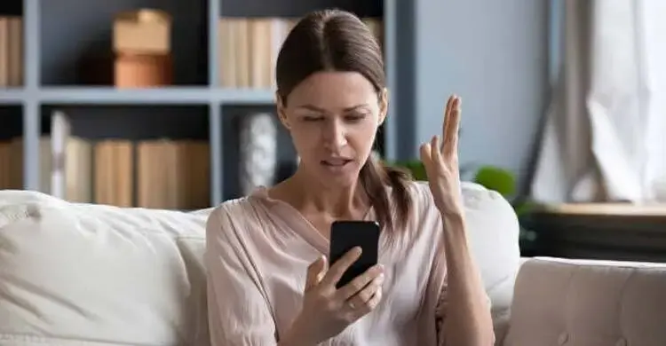 বারবার স্মার্টফোন হ্যাং হওয়ার কারণ কী?