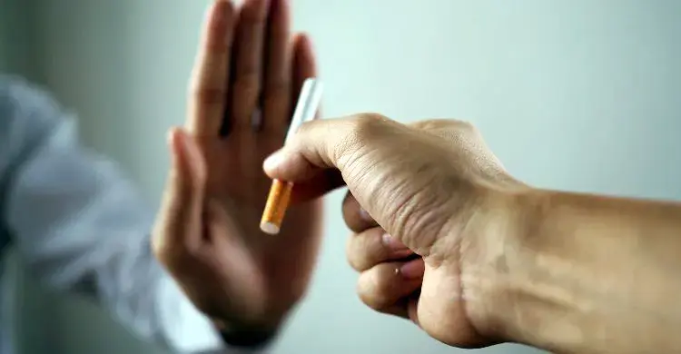 ধূমপান যেভাবে নষ্ট করে আপনার হার্ট