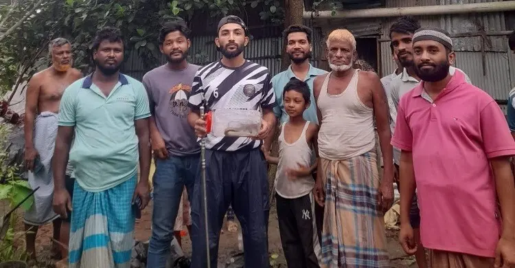 বসত ঘরেই ছিল বিষাক্ত পদ্মগোখরা, যেভাবে রক্ষা পেলো পুরো পরিবার