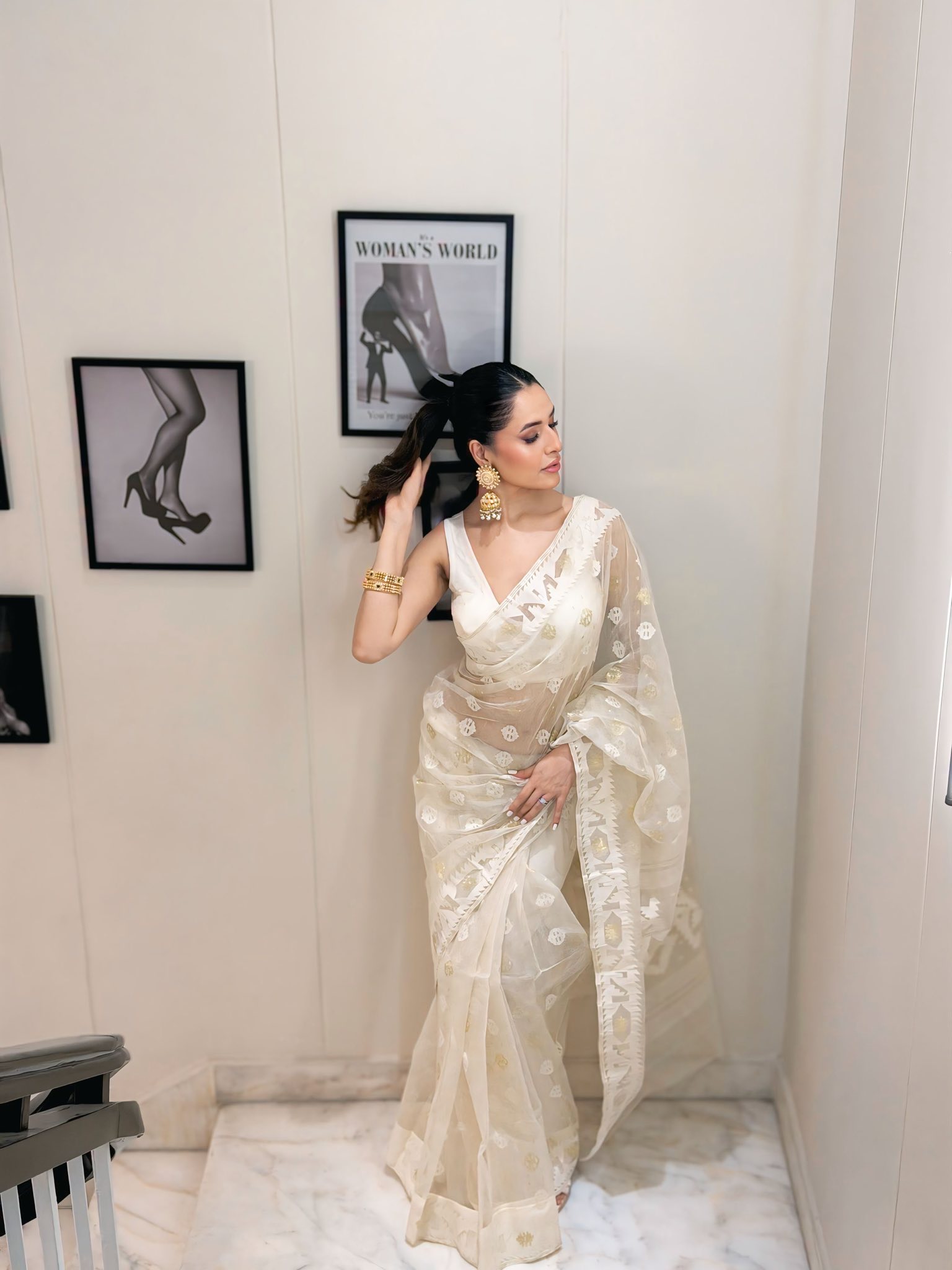 মডেল ও অভিনেত্রী স্নিগ্ধা চৌধুরী