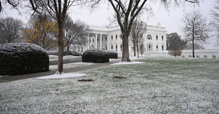 যুক্তরাষ্ট্রজুড়ে ভারী তুষারপাত, বাতিল হচ্ছে ফ্লাইট