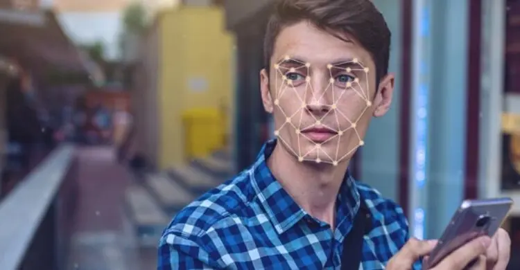 মিডিয়ায় ভুয়া আইডি চালান? আপনার পর্দা ফাঁস করবে এআই