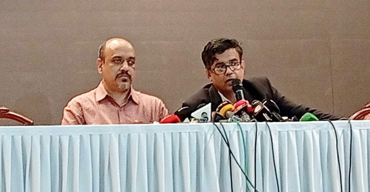 শেখ হাসিনাকে সশরীরে হাজির করে বিচার দেখতে চায় দেশের মানুষ