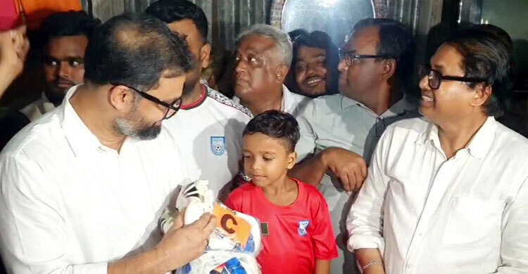 প্রতিভাবান ছোট্ট ফুটবলার সোহানের দায়িত্ব নিলেন তারেক রহমান