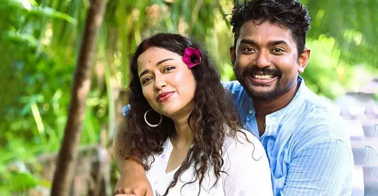 বিবাহবার্ষিকীতে সুখবর দিলেন সোহিনী-শোভন