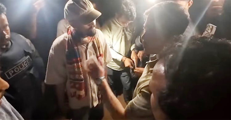 সাংবাদিক ও ঢাবি শিক্ষার্থীর ওপর হামলা, ডাকসুর তীব্র নিন্দা