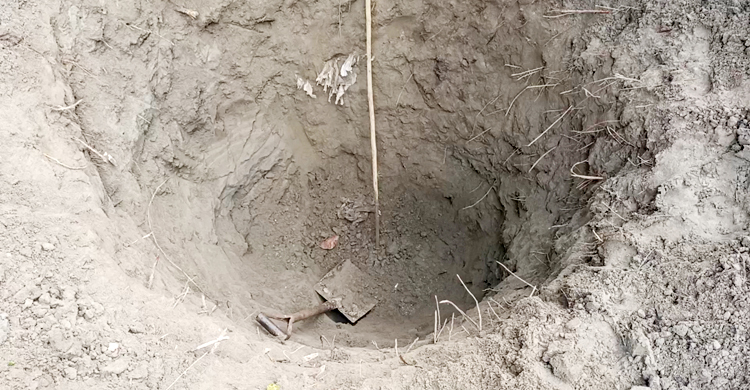 ম্যাগনেটিক পিলারের আশায় খোঁড়াখুঁড়ি, ৫ জনকে থানায় নিলো পুলিশ