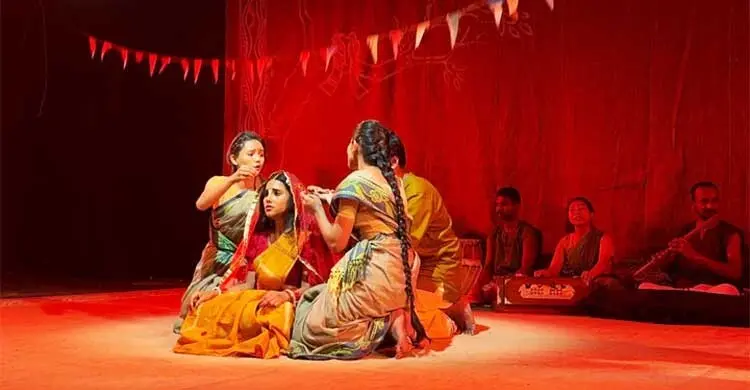 একটি নাটক, গান, এক মায়ের জন্য হাত বাড়ানোর আহ্বান