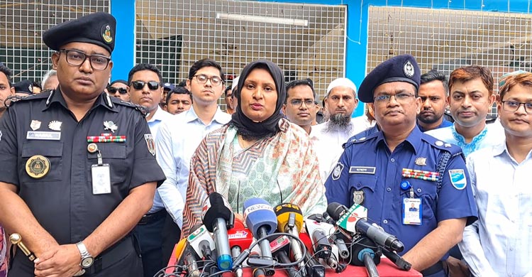 ১৯৮তম ঈদুল ফিতরের জামাতের জন্য প্রস্তুত কিশোরগঞ্জের ঐতিহাসিক শোলাকিয়া ঈদগাহ ময়দান