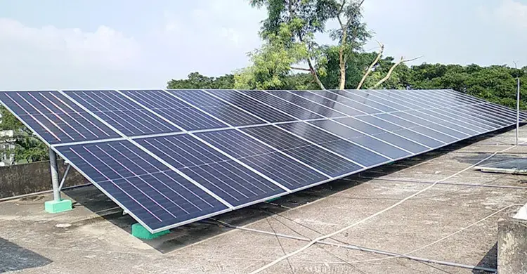 সরকারি ভবন, সাধারণ মানুষের ভবন ও পতিত জমিসহ বিভিন্ন জায়গায় সৌরবিদ্যুৎ প্রকল্প স্থাপন করা যাবে বরে জানিয়েছেন মন্ত্রিপরিষদ সচিব