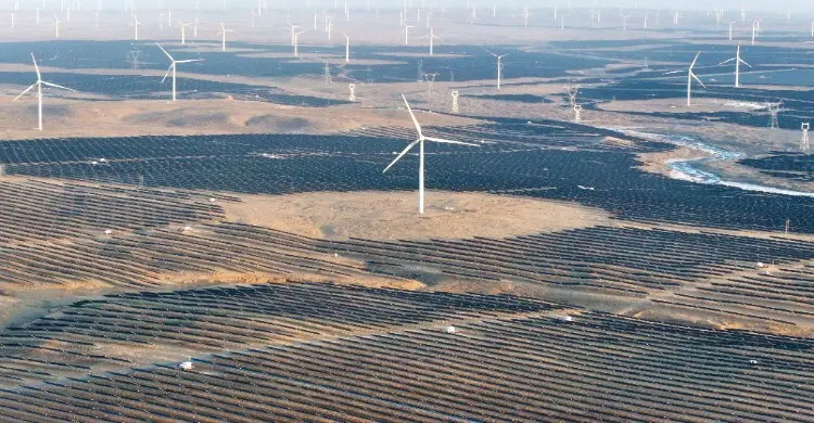 সৌর শক্তিতে রেকর্ড গড়ছে চীন