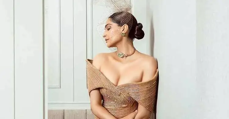 আবারও অন্তঃসত্ত্বা সোনম