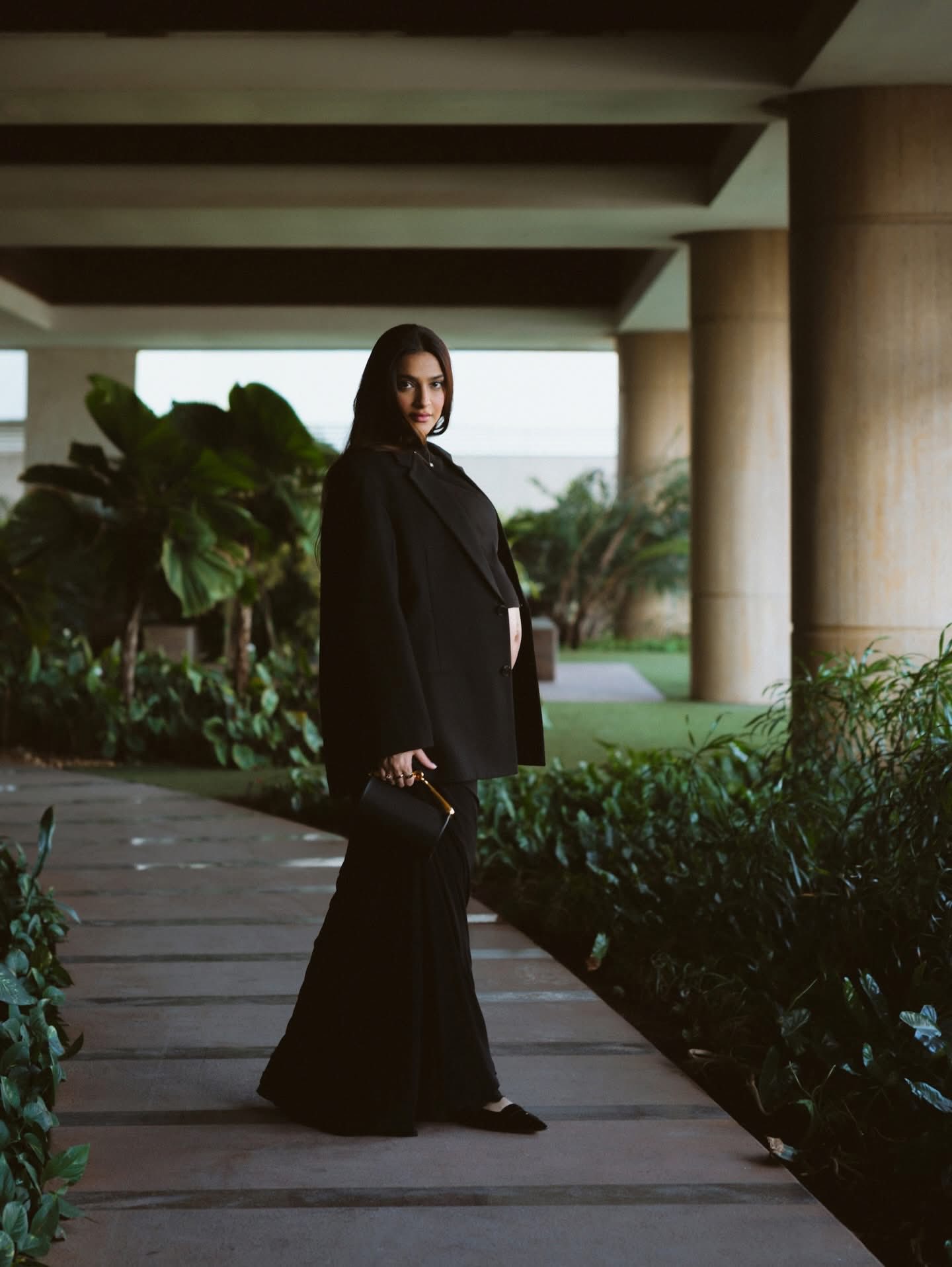 আত্মবিশ্বাসে ভরা সোনমের নতুন লুক