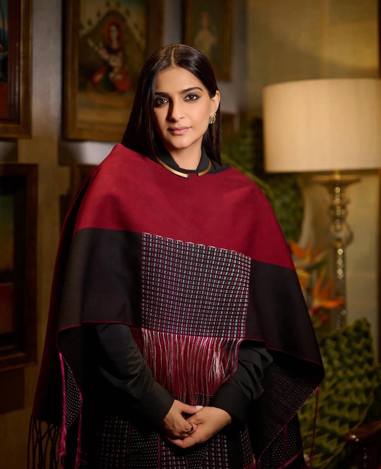 রেডি টু ওয়্যার লুকে স্টাইলিশ সোনম