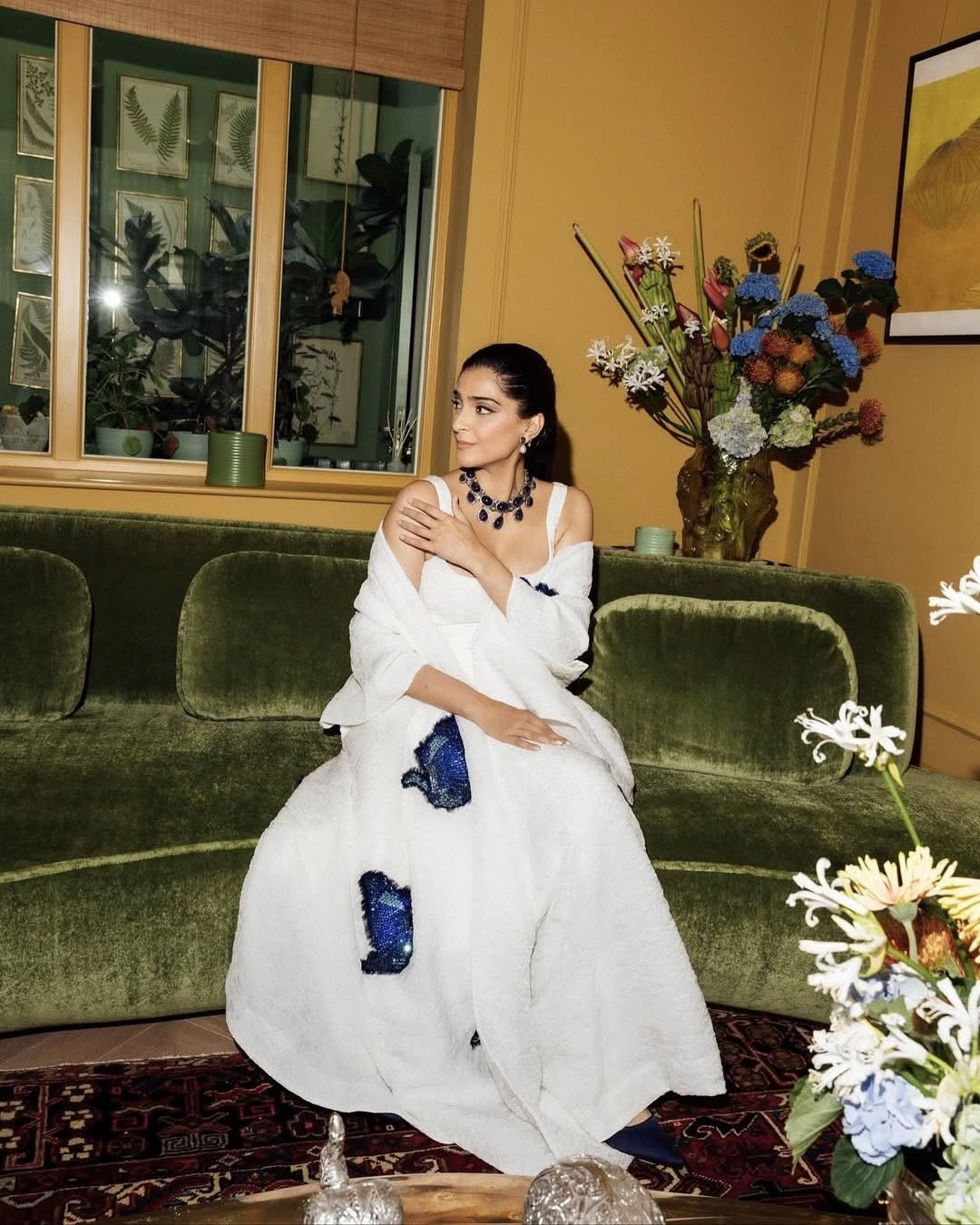 লন্ডন ফ্যাশন উইকের বসন্ত–গ্রীষ্ম ২০২৬ মৌসুমে আর্দেম মোরালিওগ্লুর রেডি-টু-ওয়্যার শোতে সোনম কাপুর