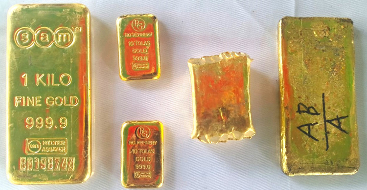 ২০৪ ভরি সোনা ফেলে পালালো পাচারকারী