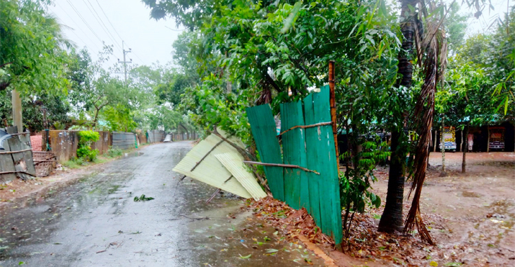 মোখা এখন গভীর নিম্নচাপ, অতি ভারী বৃষ্টির আভাস