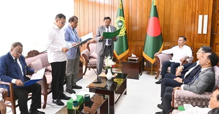 শপথ নিলেন নবনির্বাচিত দুই সংসদ সদস্য