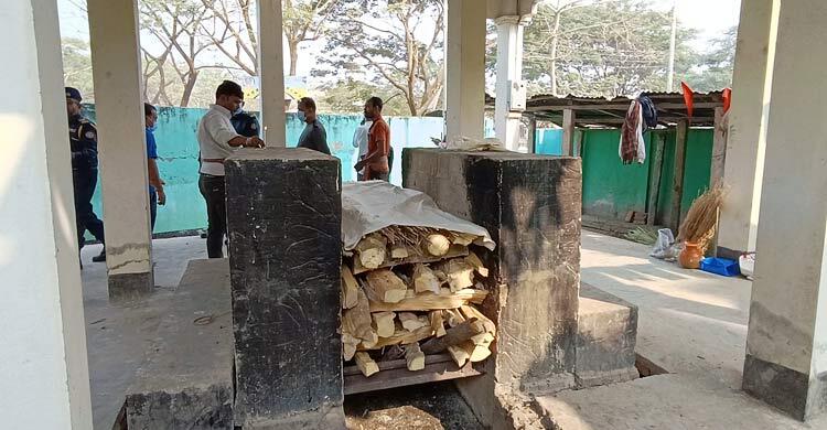 দু’বছর হিমাগারে পড়ে থাকা দুই ভারতীয়র মরদেহ অবশেষে সৎকার