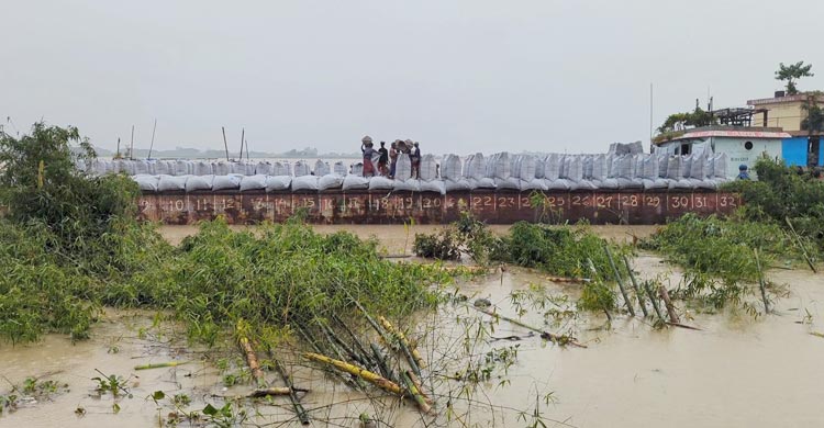 পদ্মা সেতু কনস্ট্রাকশন ইয়ার্ড রক্ষা বাঁধের ১০০ মিটার ধস