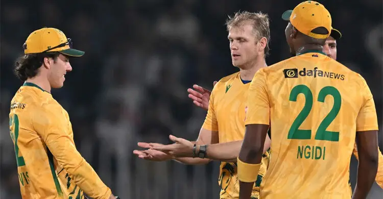 পাকিস্তানকে বড় ব্যবধানে হারিয়ে সিরিজ শুরু দক্ষিণ আফ্রিকার