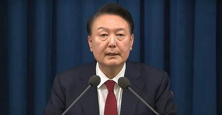 Attempt to arrest S Korea president suspended after dramatic standoff