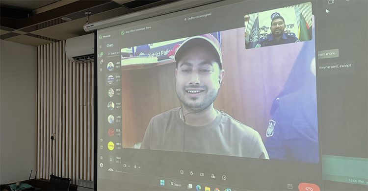 থানায় বসলেই ভিডিওকলে হাজির এসপি, জানানো যাচ্ছে অভিযোগ