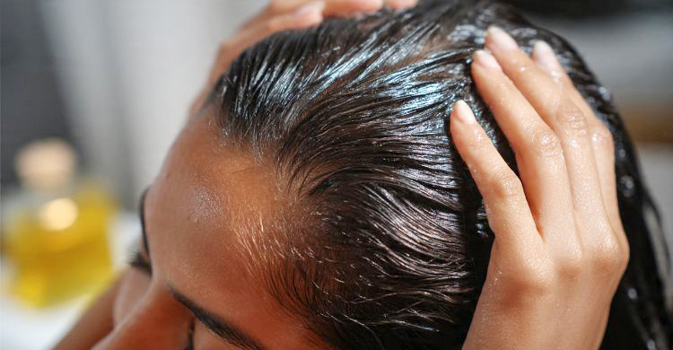 বাড়িতেই করে ফেলুন হেয়ার স্পা