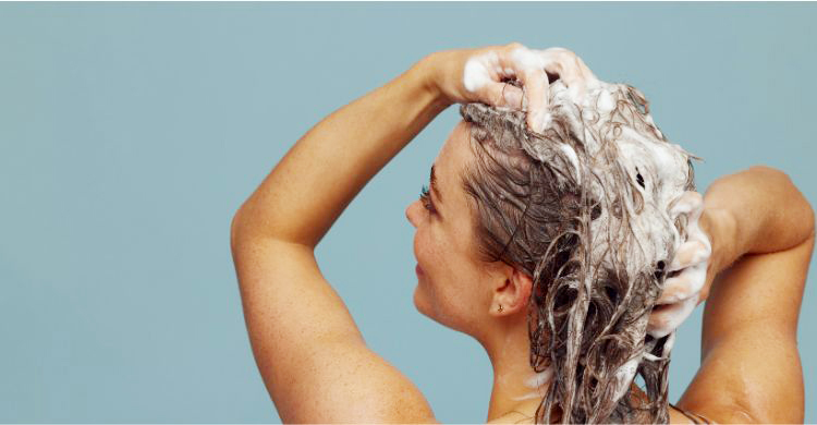 বাড়িতেই করে ফেলুন হেয়ার স্পা