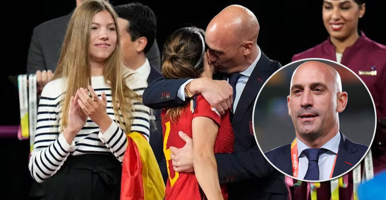 চুমুকাণ্ডে পদত্যাগই করতে হলো স্পেন ফুটবল প্রধানকে