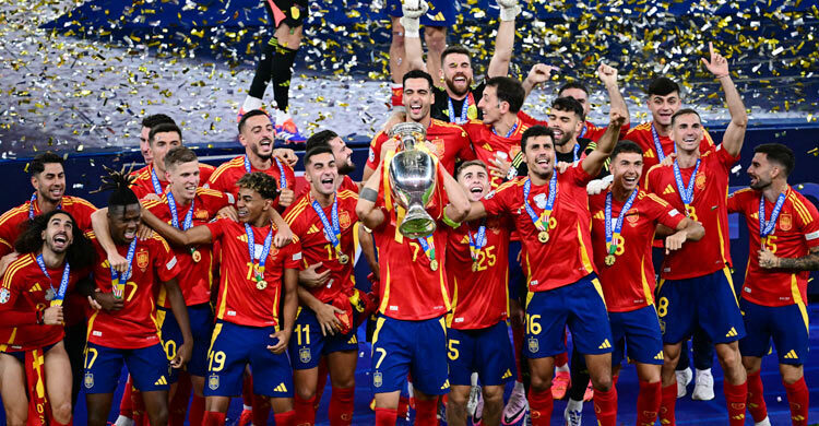 Spain beat England to win Euro 2024 final with late Oyarzabal goal