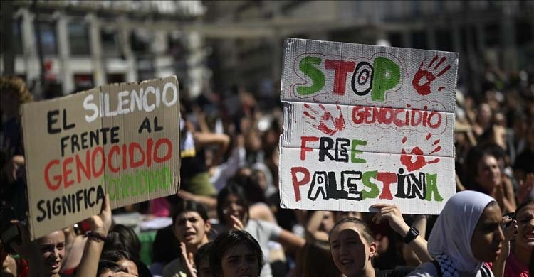 স্পেনে ইসরায়েলবিরোধী বিক্ষোভ, বার্সেলোনার রাস্তায় ৭০ হাজার মানুষ